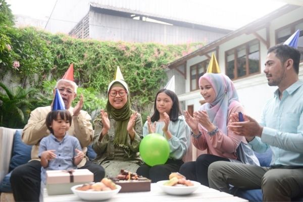 Muslims Celebrate Birthdays